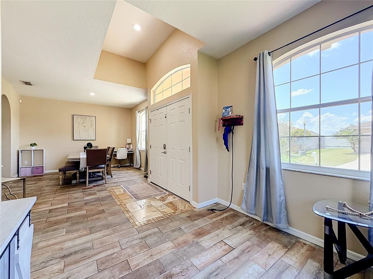 8230 WOODVINE CIRCLE — photo 8 of 55