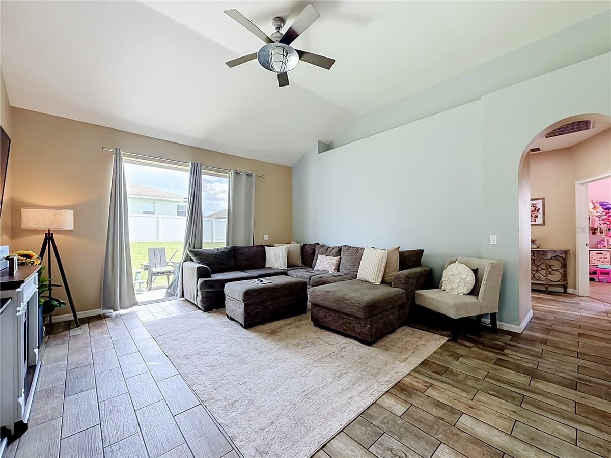 8230 WOODVINE CIRCLE — photo 22 of 55