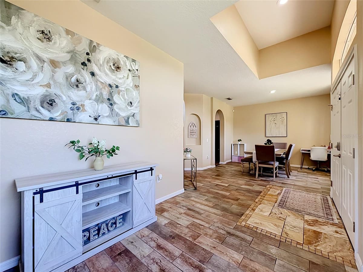 8230 WOODVINE CIRCLE — photo 9 of 55