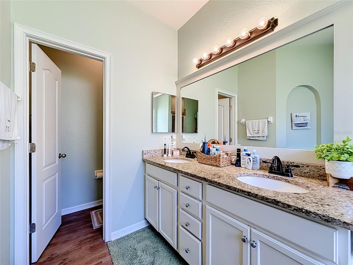 8230 WOODVINE CIRCLE — photo 39 of 55