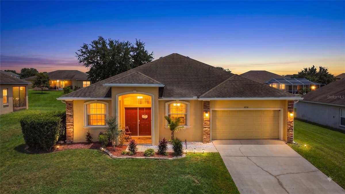 8230 WOODVINE CIRCLE — photo 2 of 55