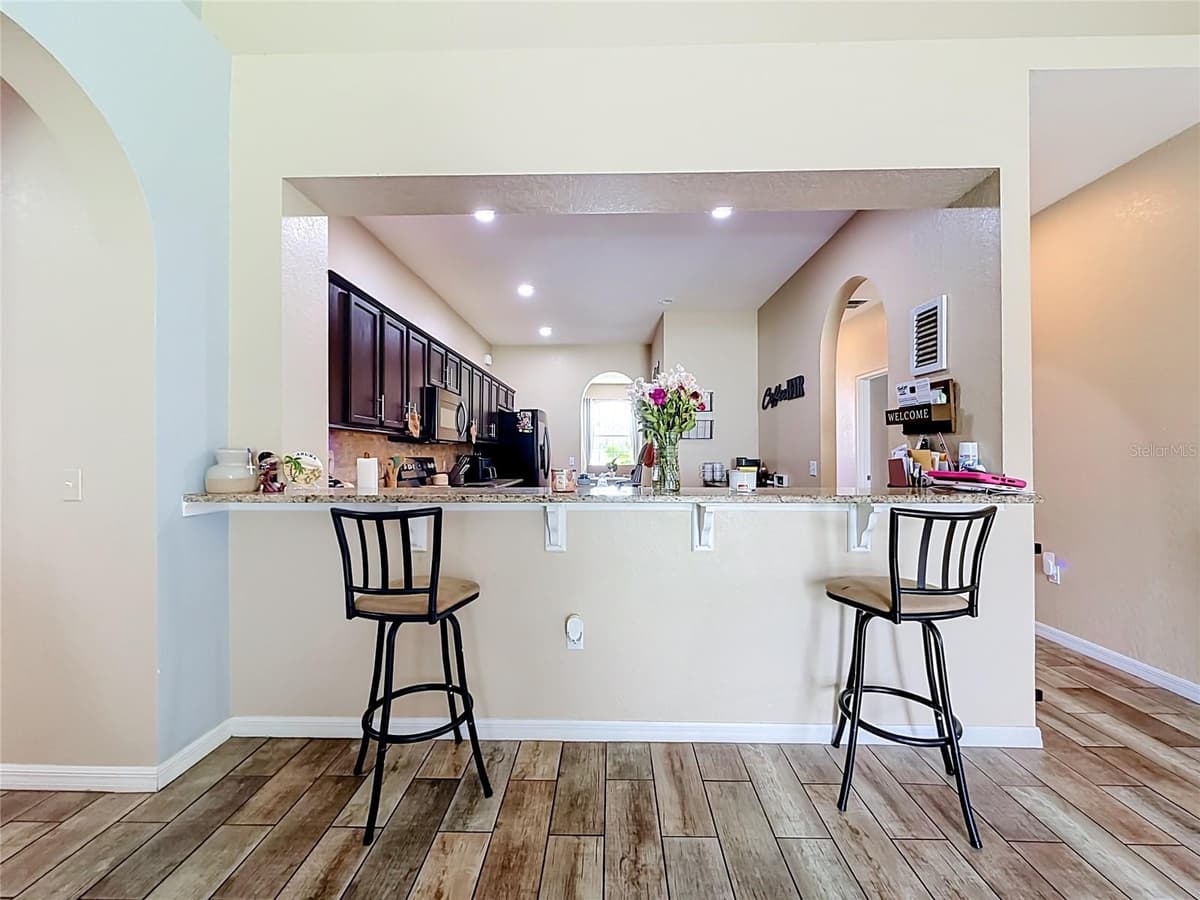 8230 WOODVINE CIRCLE — photo 20 of 55
