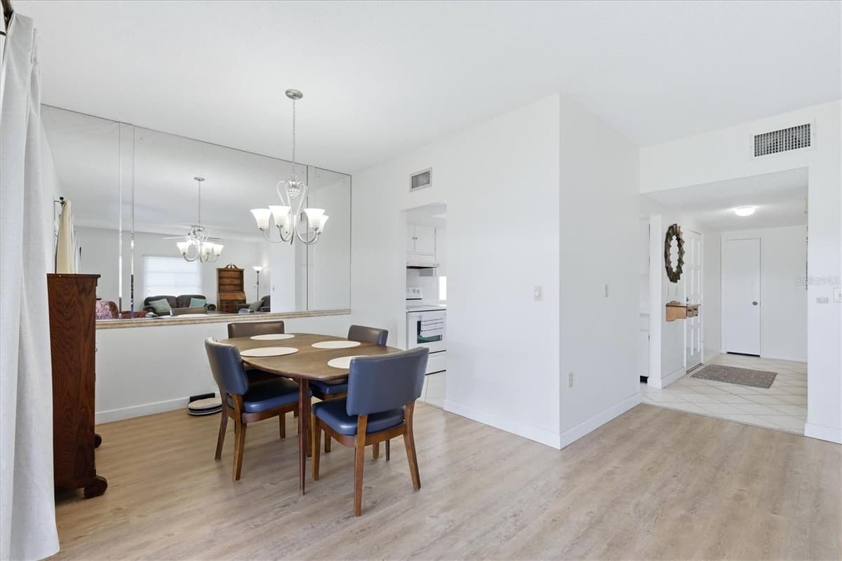 5887 TIDEWOOD AVENUE — photo 16 of 33