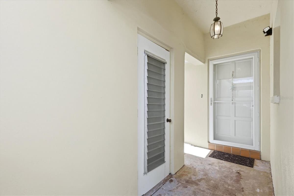 5887 TIDEWOOD AVENUE — photo 24 of 33