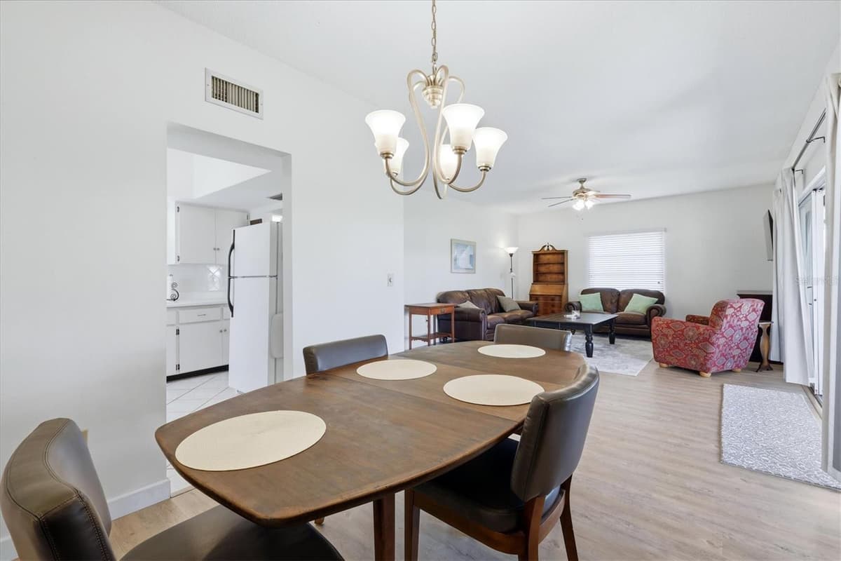 5887 TIDEWOOD AVENUE — photo 11 of 33