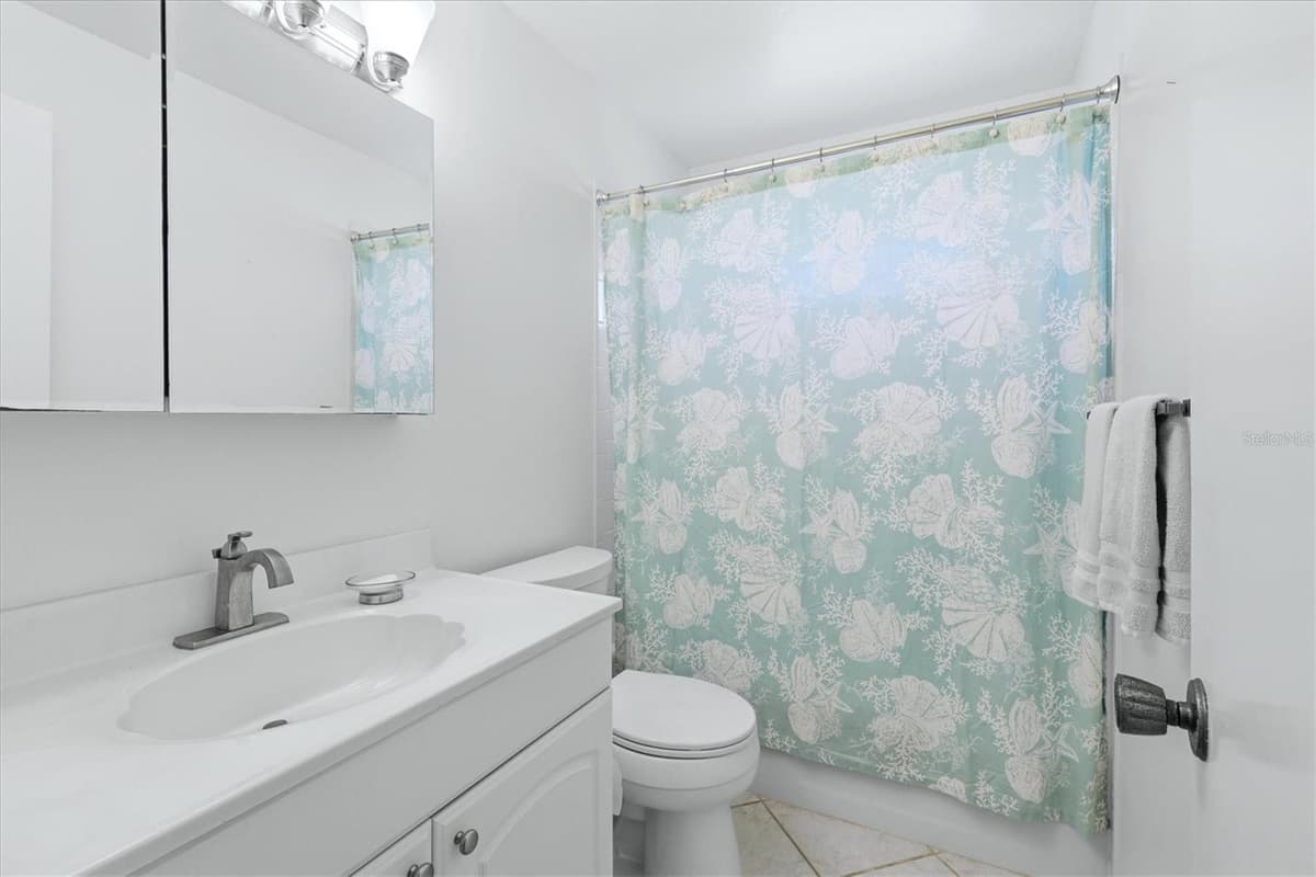 5887 TIDEWOOD AVENUE — photo 23 of 33
