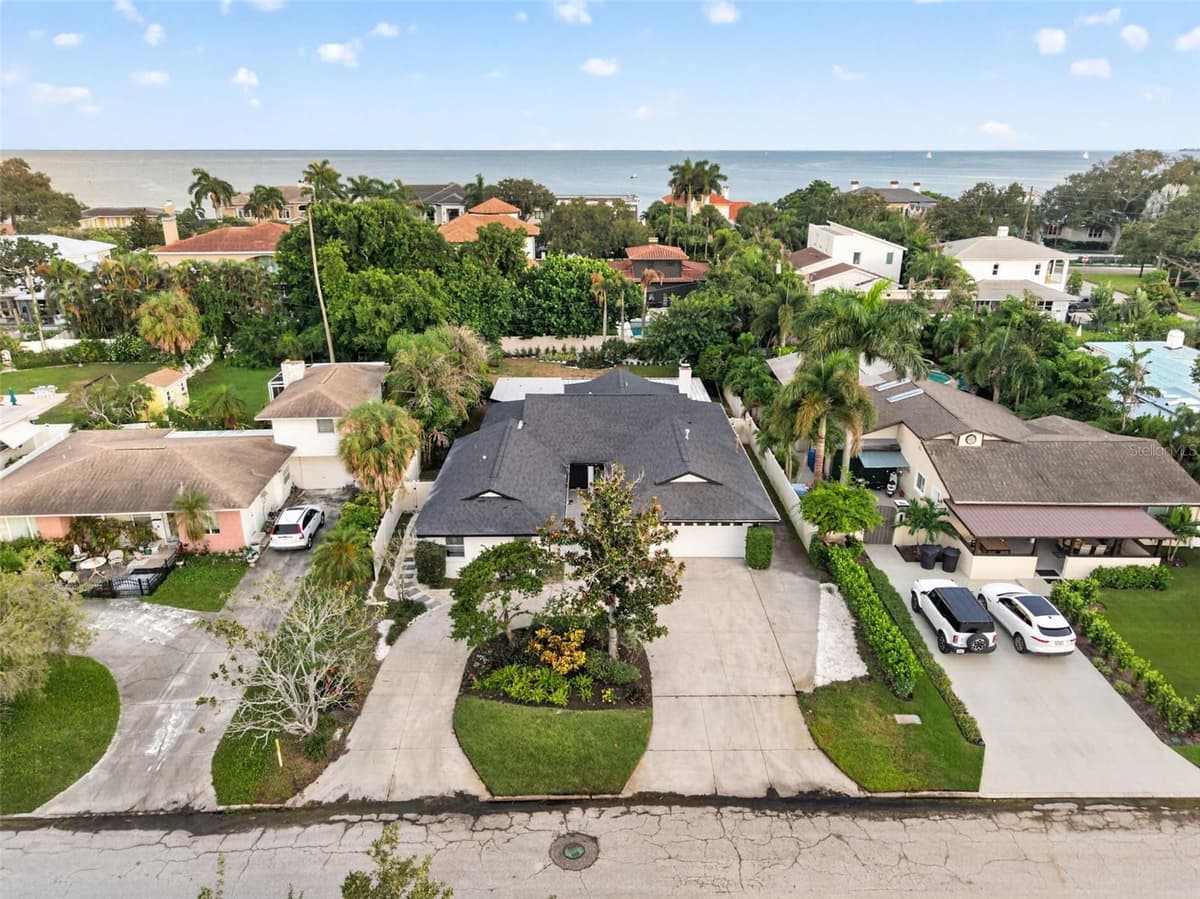 219 MIRAMAR BOULEVARD — photo 2 of 47
