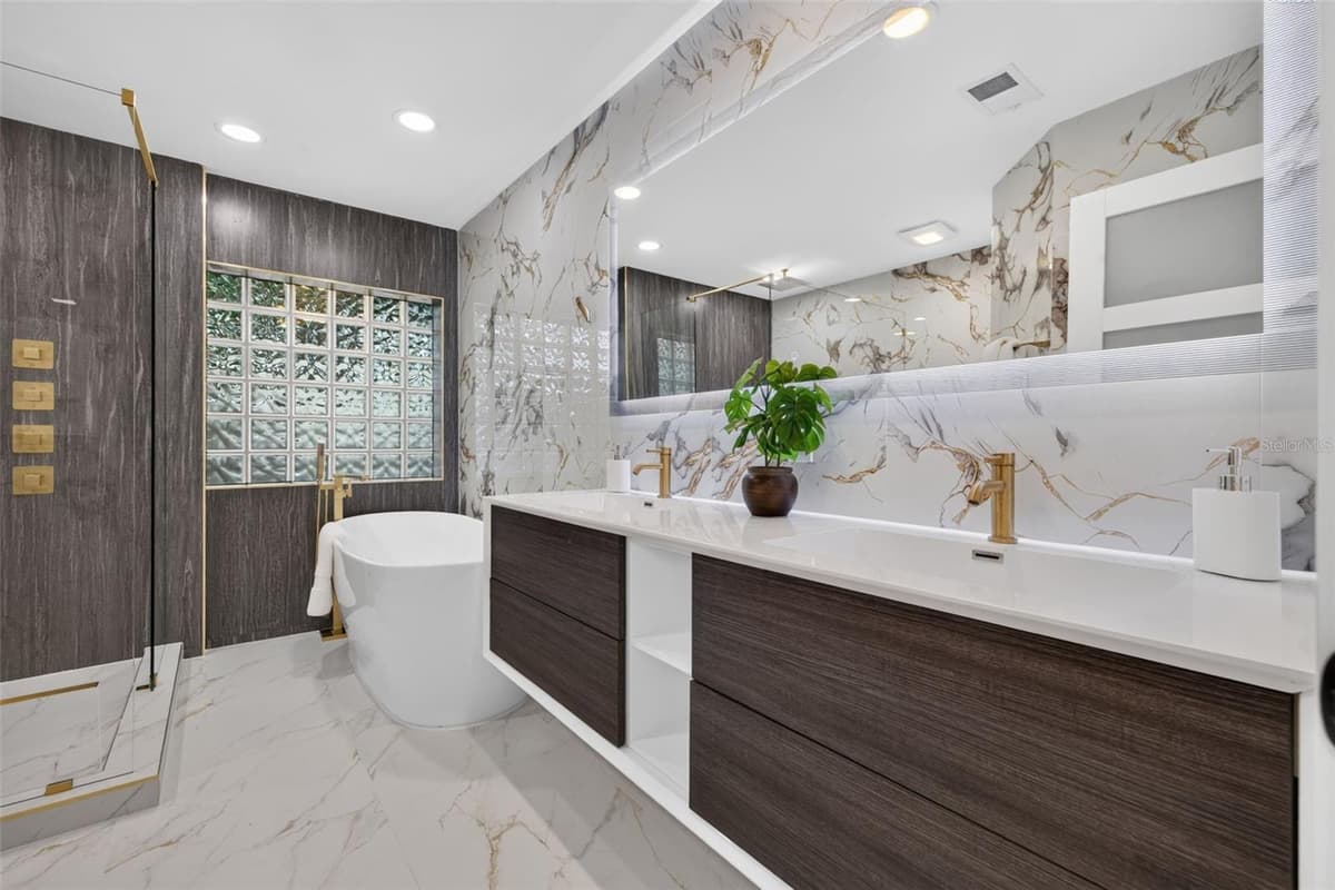 219 MIRAMAR BOULEVARD — photo 24 of 47