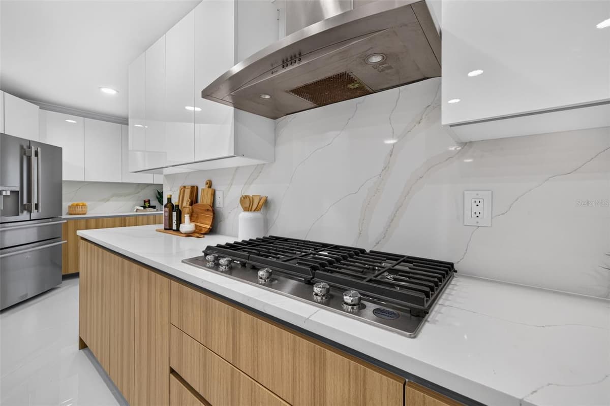 219 MIRAMAR BOULEVARD — photo 9 of 47