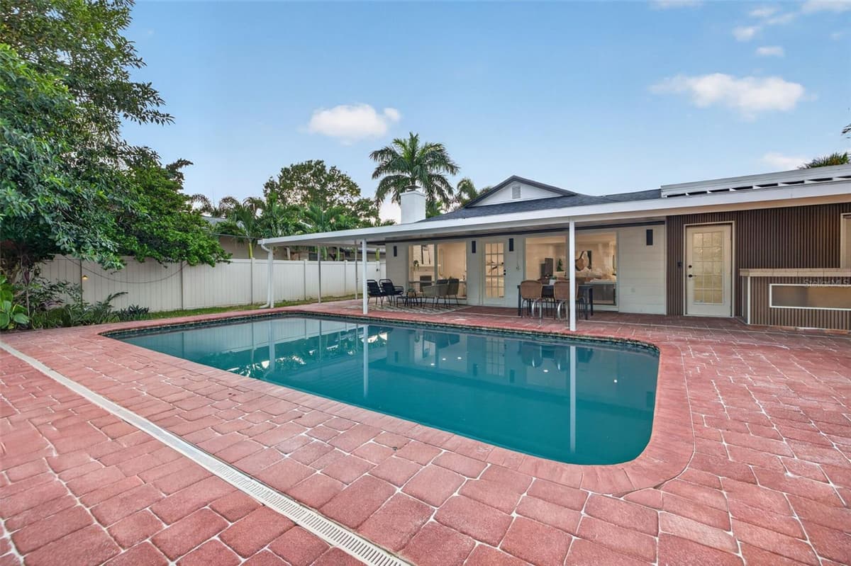 219 MIRAMAR BOULEVARD — photo 42 of 47