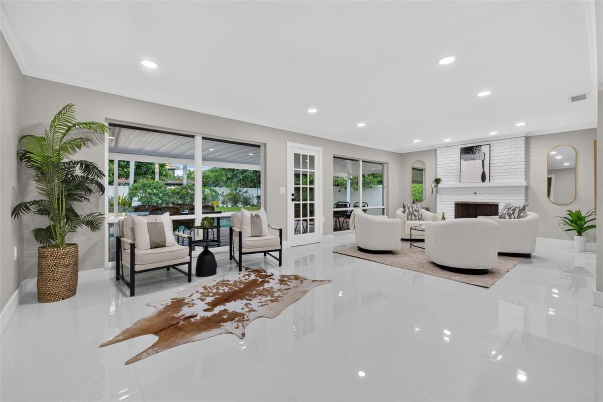 219 MIRAMAR BOULEVARD — photo 17 of 47