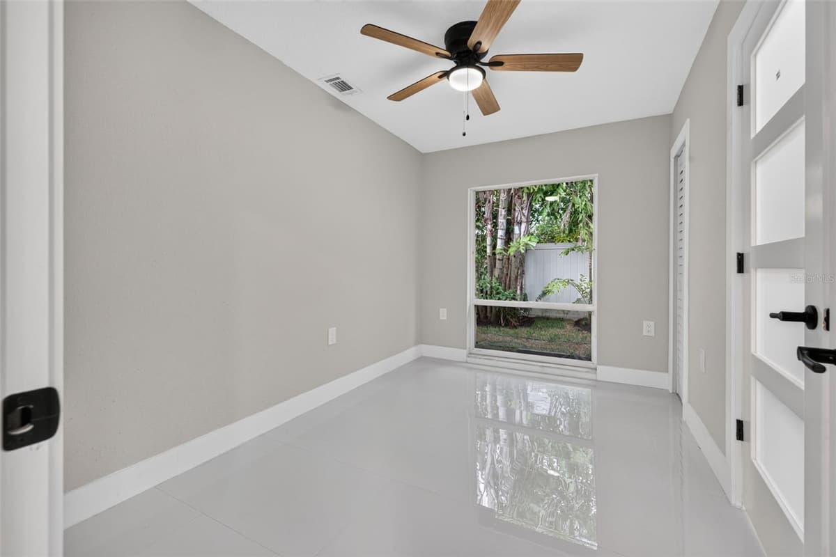 219 MIRAMAR BOULEVARD — photo 34 of 47