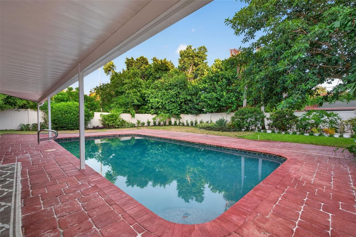 219 MIRAMAR BOULEVARD — photo 41 of 47