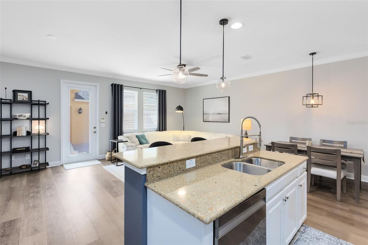 463 ELLIS SQUARE COURT — photo 9 of 34