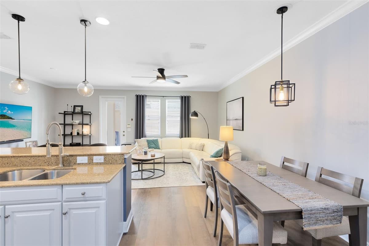 463 ELLIS SQUARE COURT — photo 8 of 34