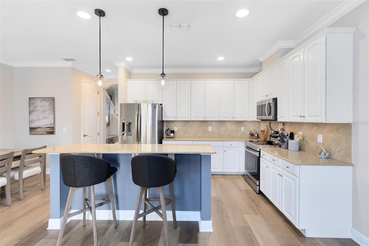 463 ELLIS SQUARE COURT — photo 6 of 34
