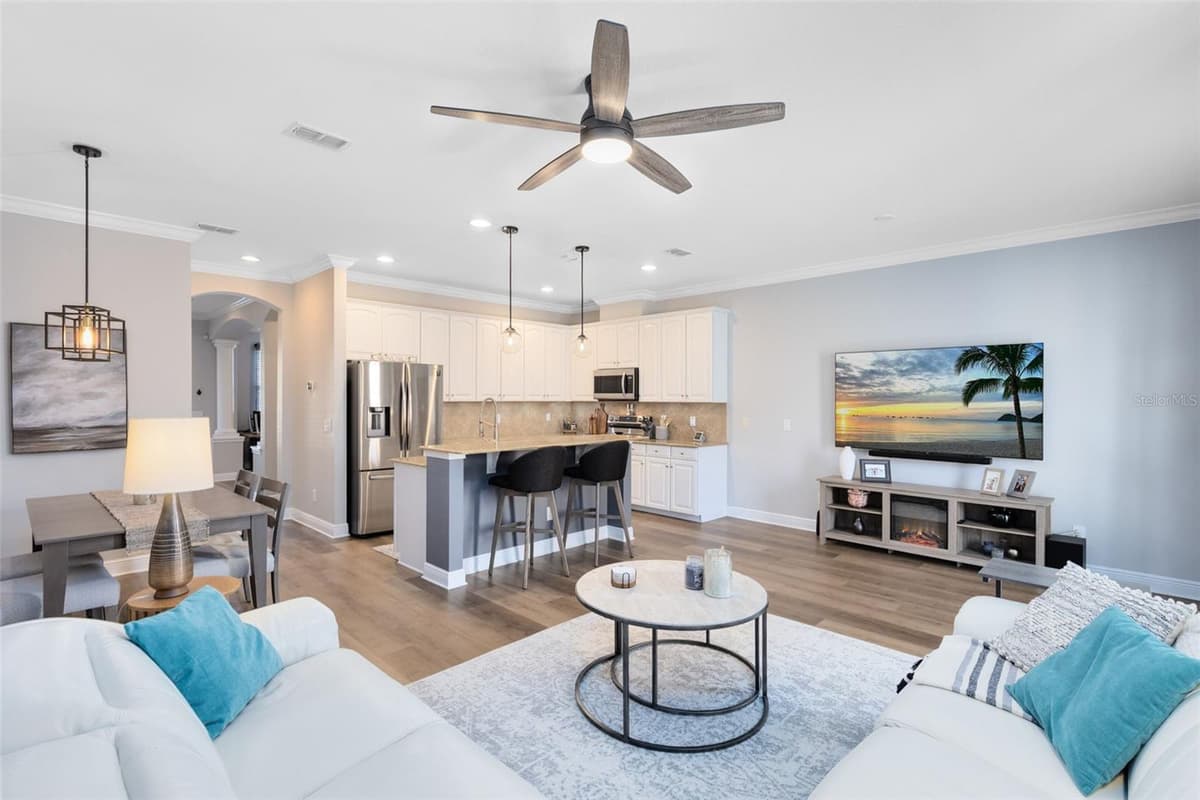 463 ELLIS SQUARE COURT — photo 11 of 34