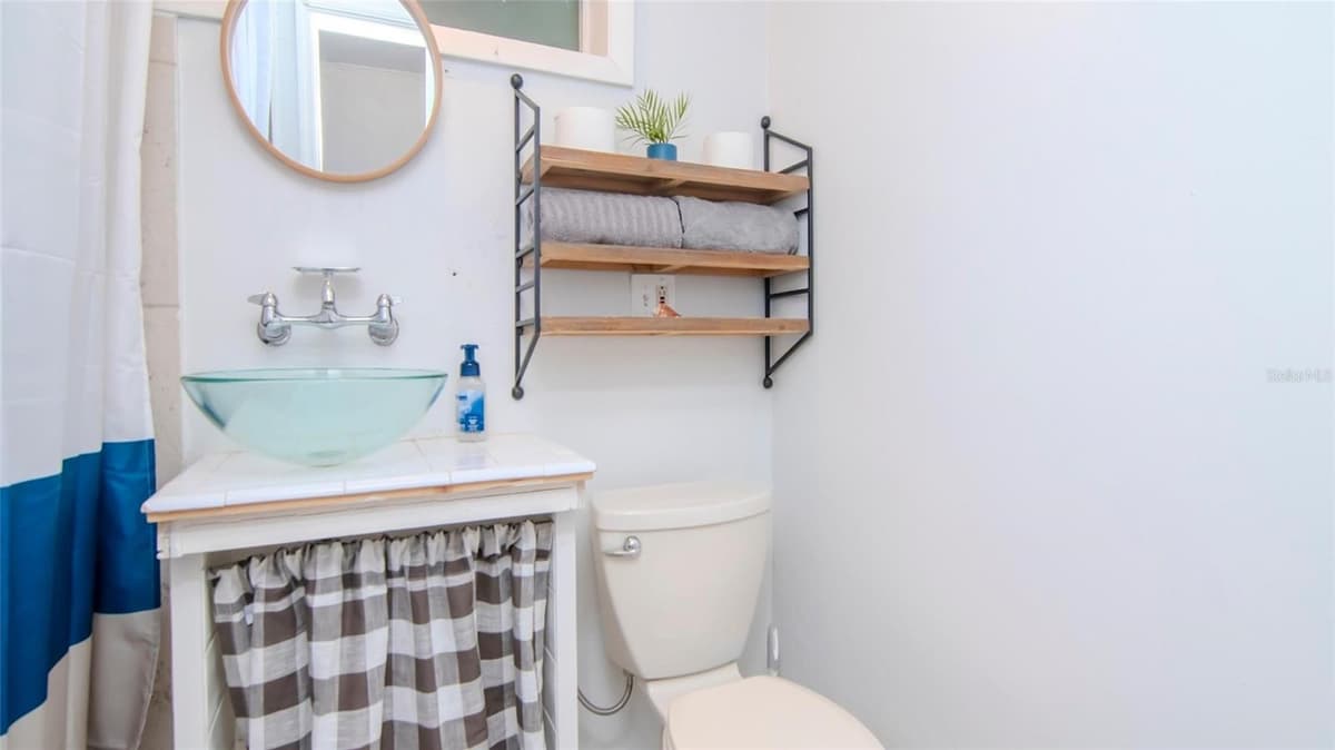 1466 LAURA STREET — photo 30 of 40