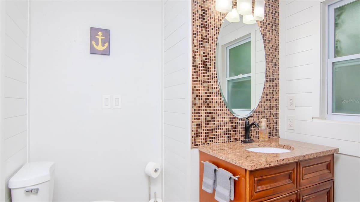1466 LAURA STREET — photo 17 of 40