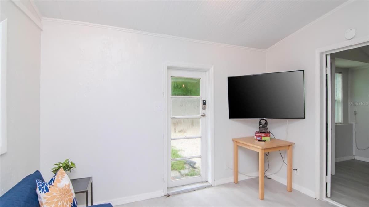 1466 LAURA STREET — photo 27 of 40
