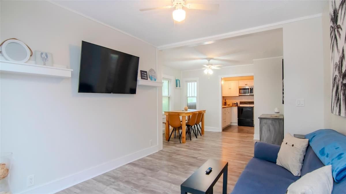 1466 LAURA STREET — photo 6 of 40