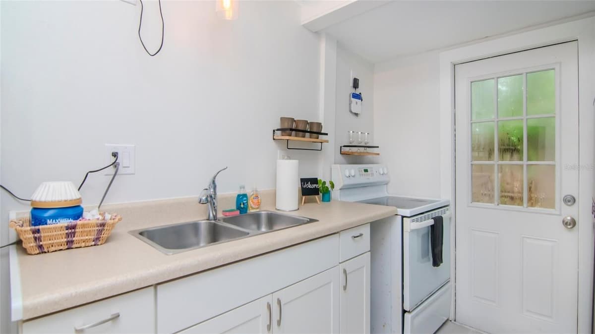 1466 LAURA STREET — photo 24 of 40
