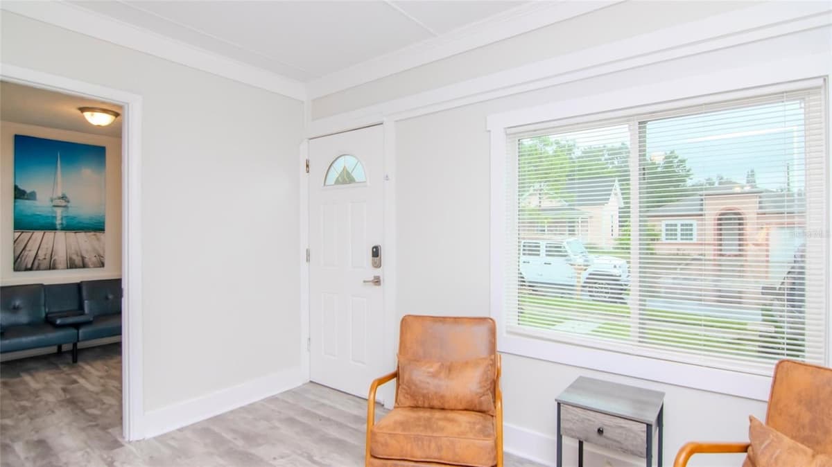 1466 LAURA STREET — photo 2 of 40