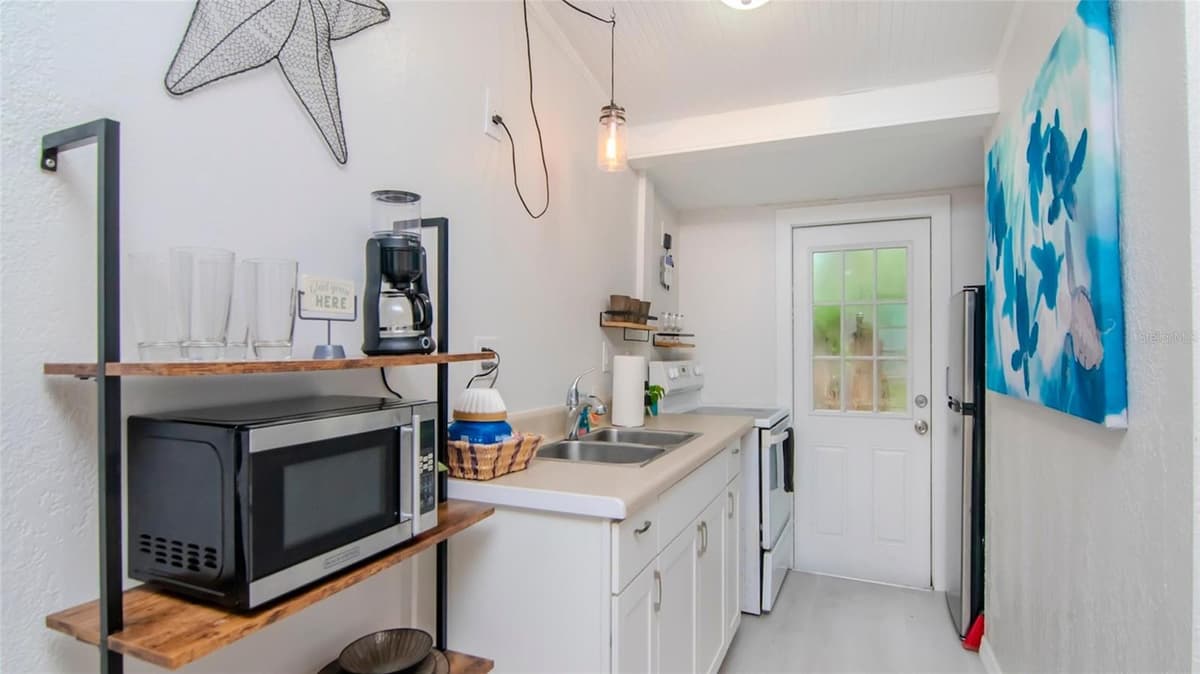 1466 LAURA STREET — photo 23 of 40