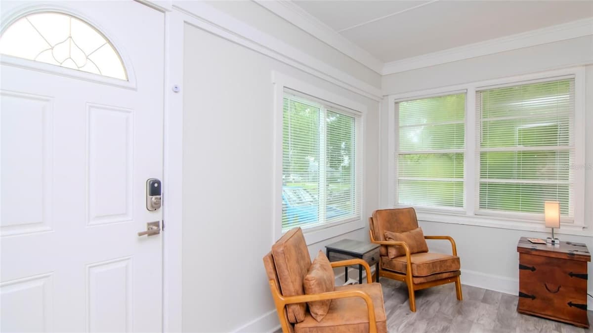 1466 LAURA STREET — photo 3 of 40