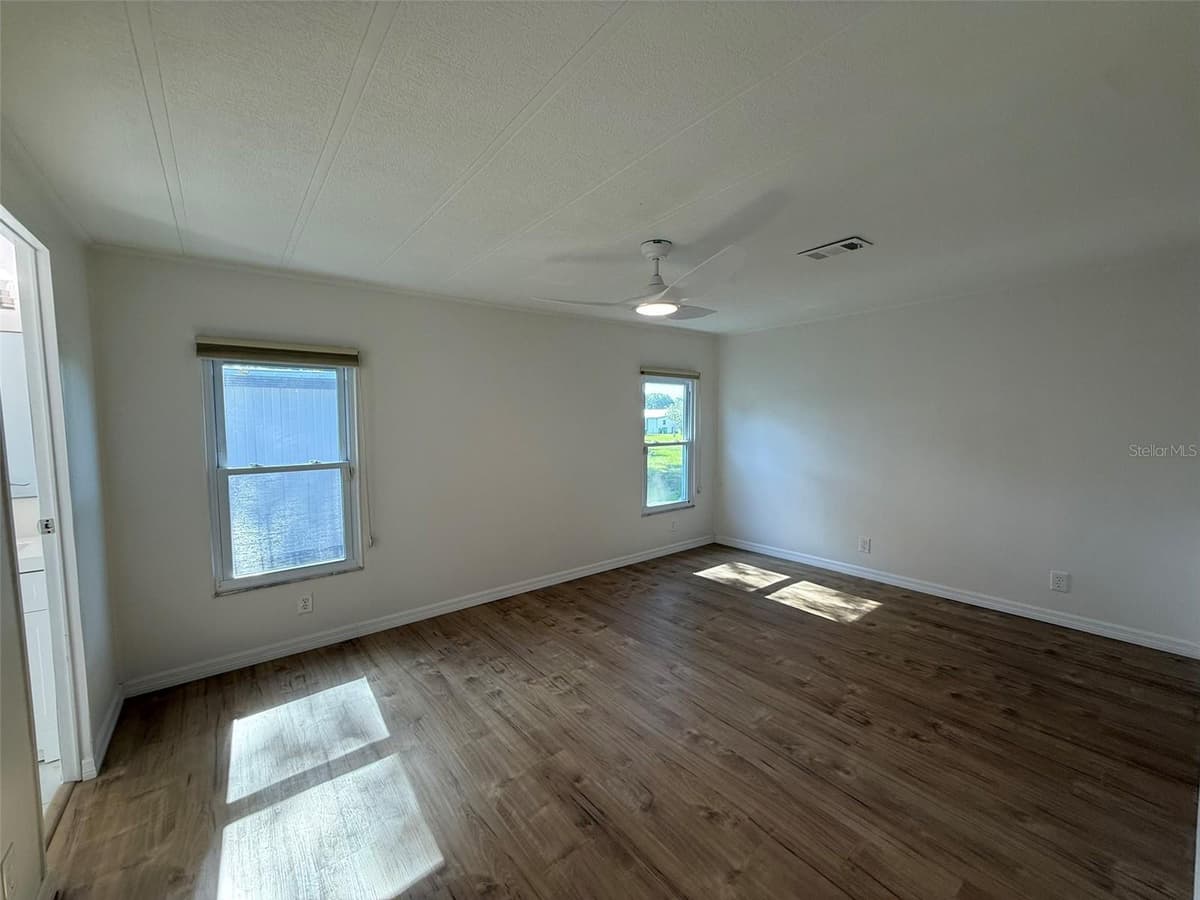 130 CLUBVIEW DRIVE — photo 16 of 27