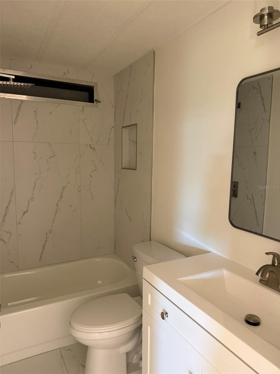 130 CLUBVIEW DRIVE — photo 14 of 27