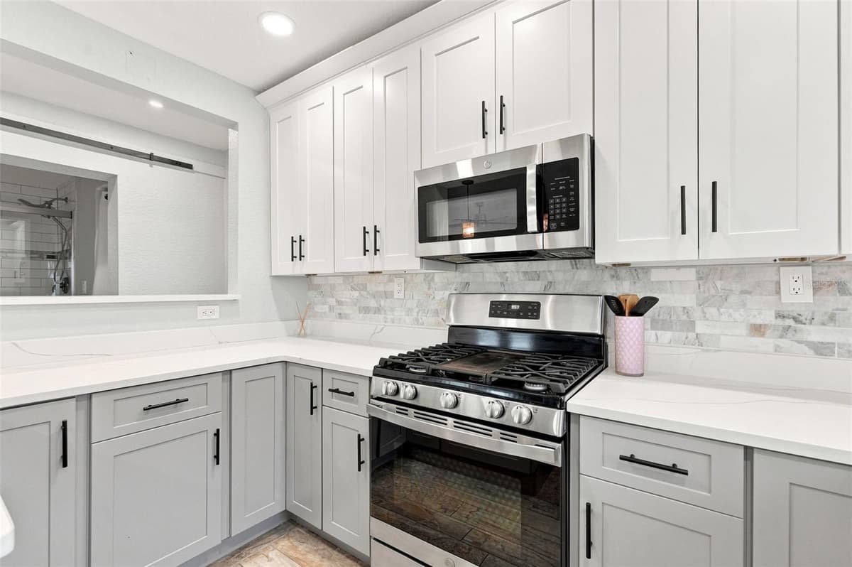 5421 GAY STREET — photo 10 of 65