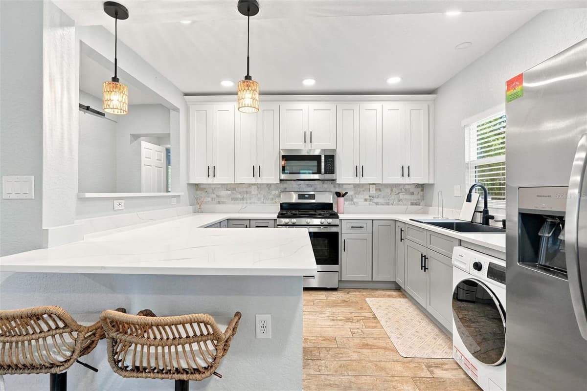 5421 GAY STREET — photo 4 of 65