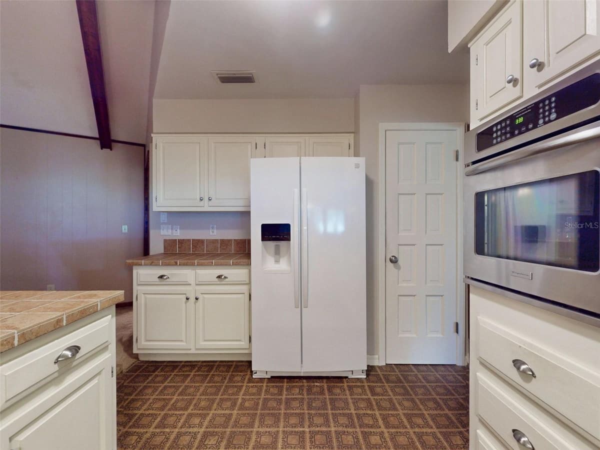 799 LEHIGH DRIVE — photo 8 of 28