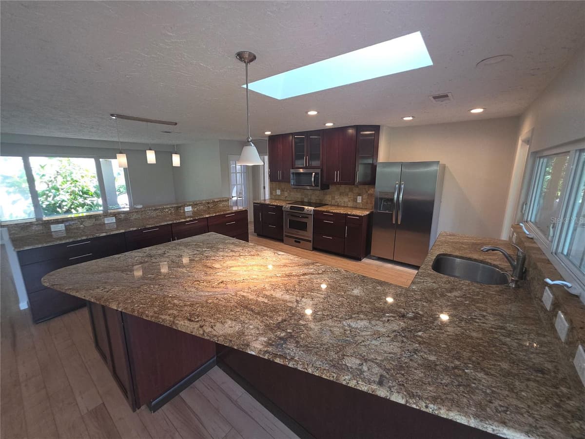7708 9TH AVE DRIVE — photo 10 of 45