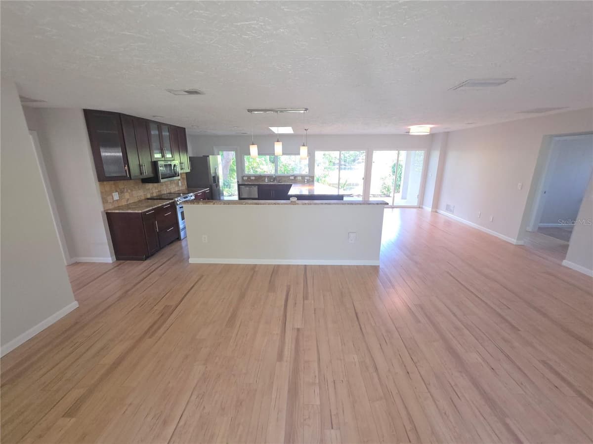 7708 9TH AVE DRIVE — photo 6 of 45