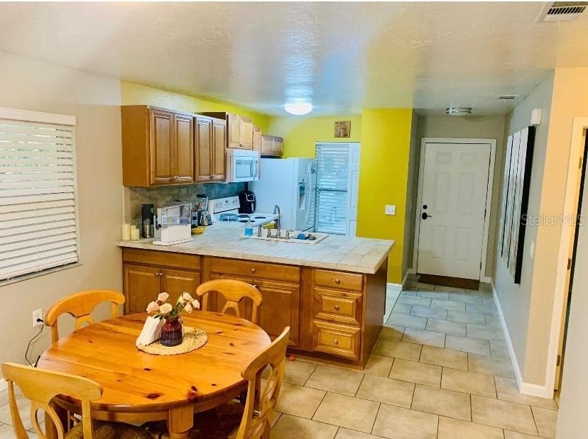 4643 SUMMERWIND DRIVE — photo 3 of 17