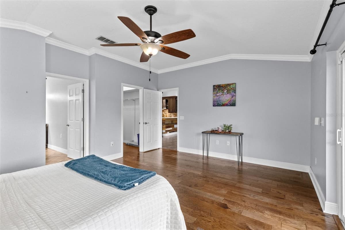 944 WELLINGTON AVENUE — photo 14 of 34