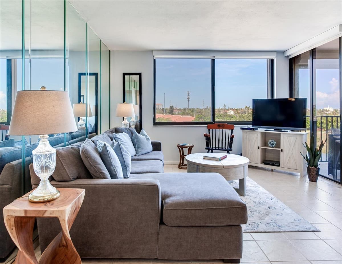 6104 PALMA DEL MAR BOULEVARD — photo 7 of 59