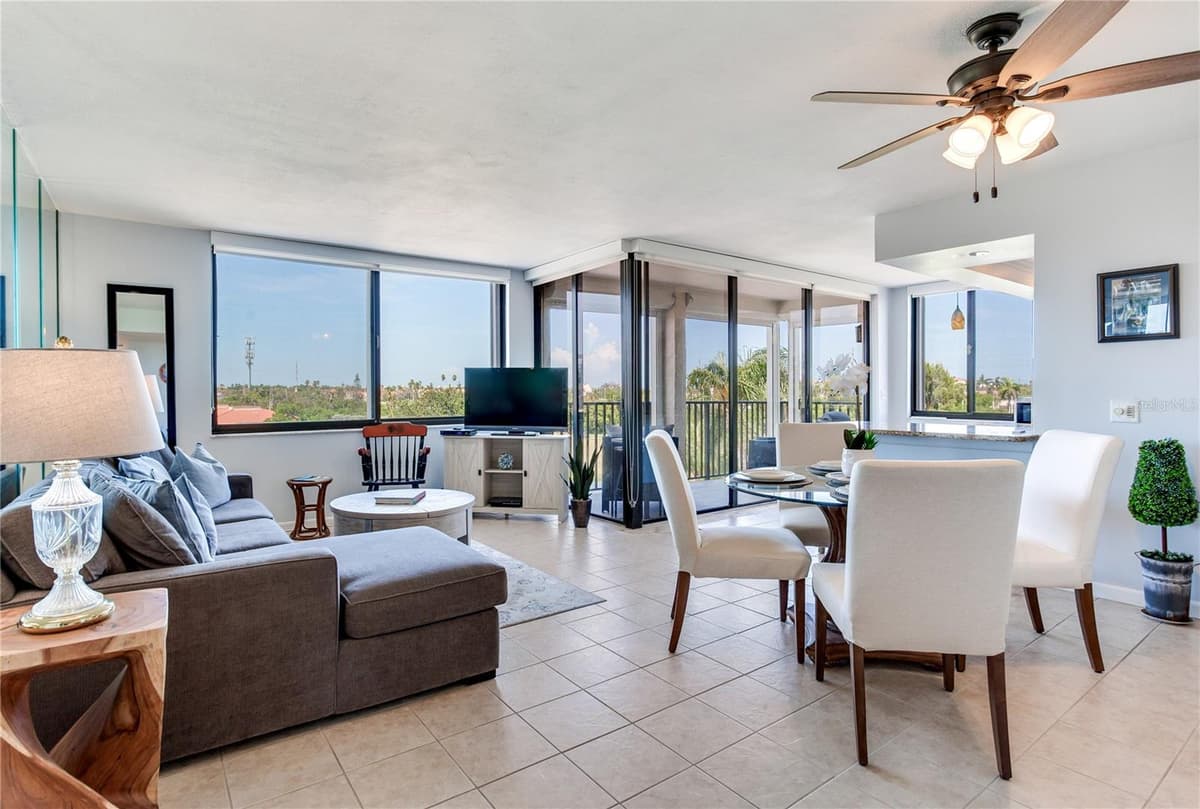 6104 PALMA DEL MAR BOULEVARD — photo 6 of 59