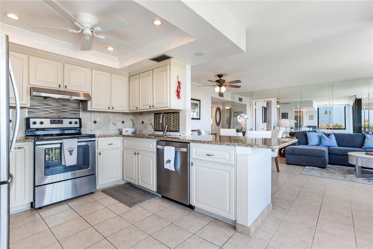6104 PALMA DEL MAR BOULEVARD — photo 23 of 59