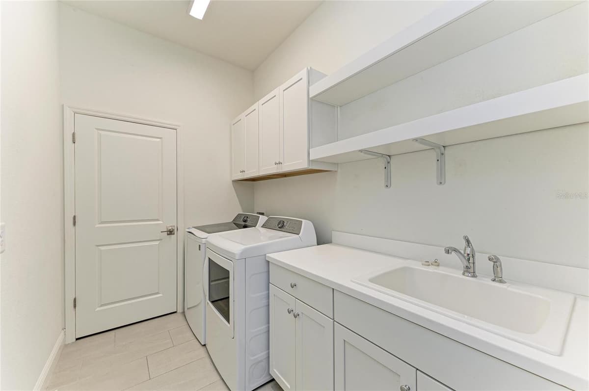 10913 TREVINO STREET — photo 37 of 50