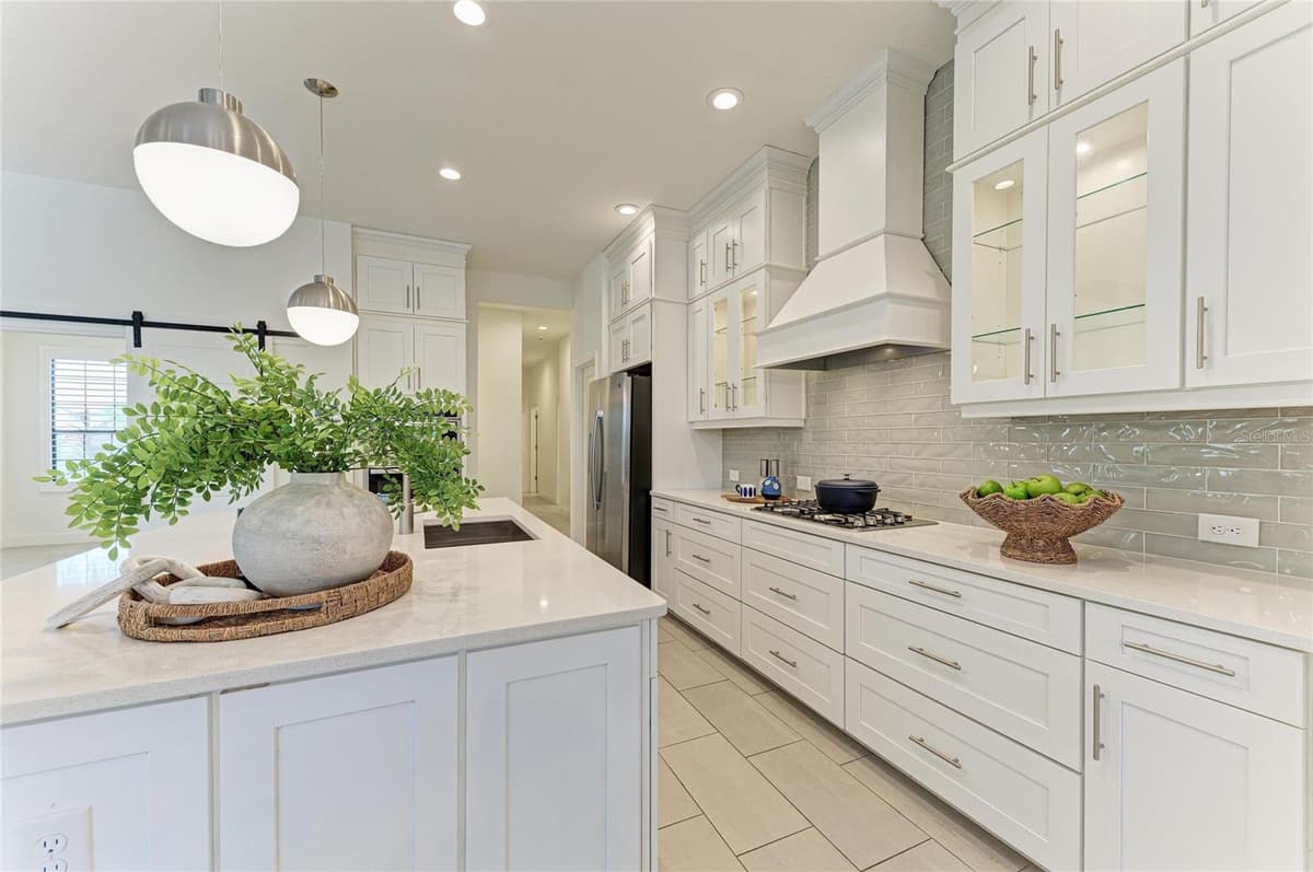 10913 TREVINO STREET — photo 11 of 50