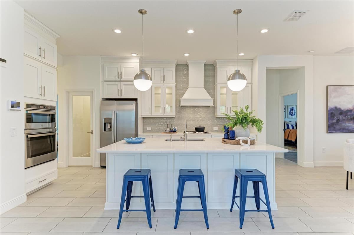 10913 TREVINO STREET — photo 8 of 50
