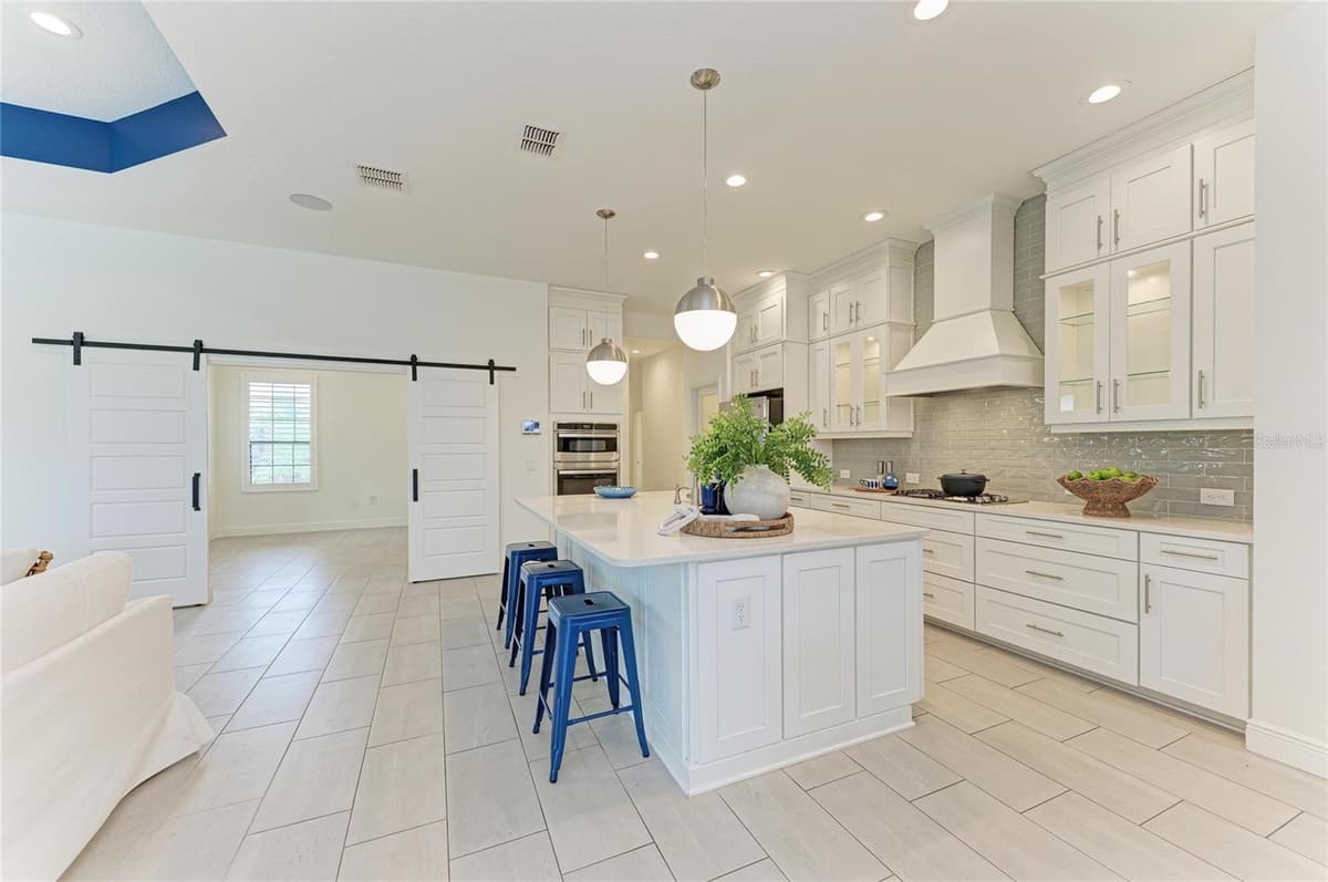 10913 TREVINO STREET — photo 10 of 50