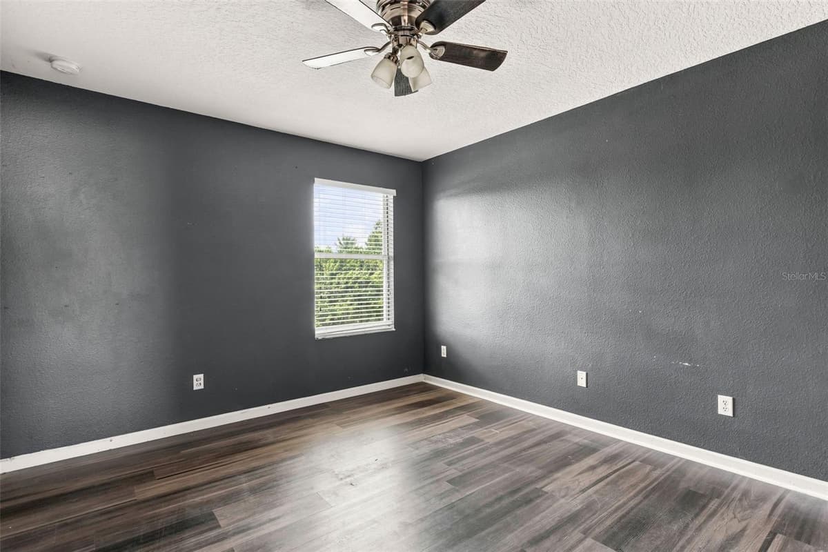16424 CEDAR CREST DRIVE — photo 13 of 35