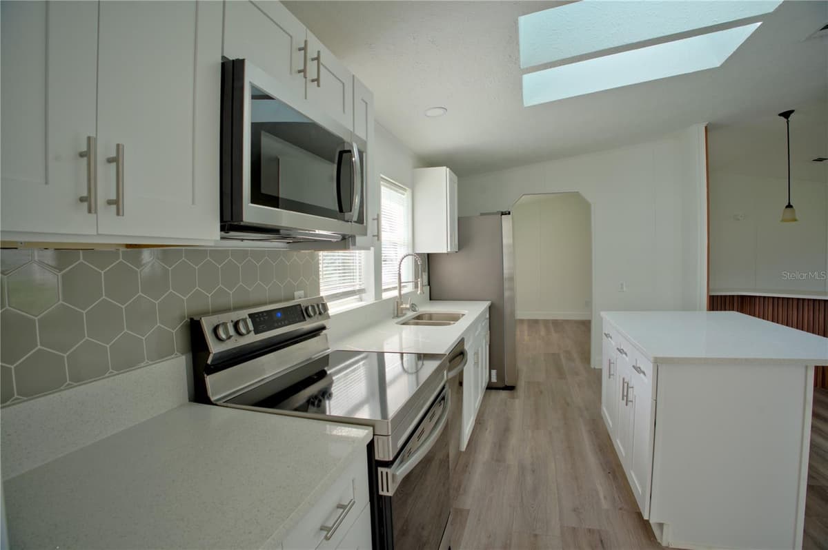 1124 DARA CAY DRIVE — photo 11 of 27