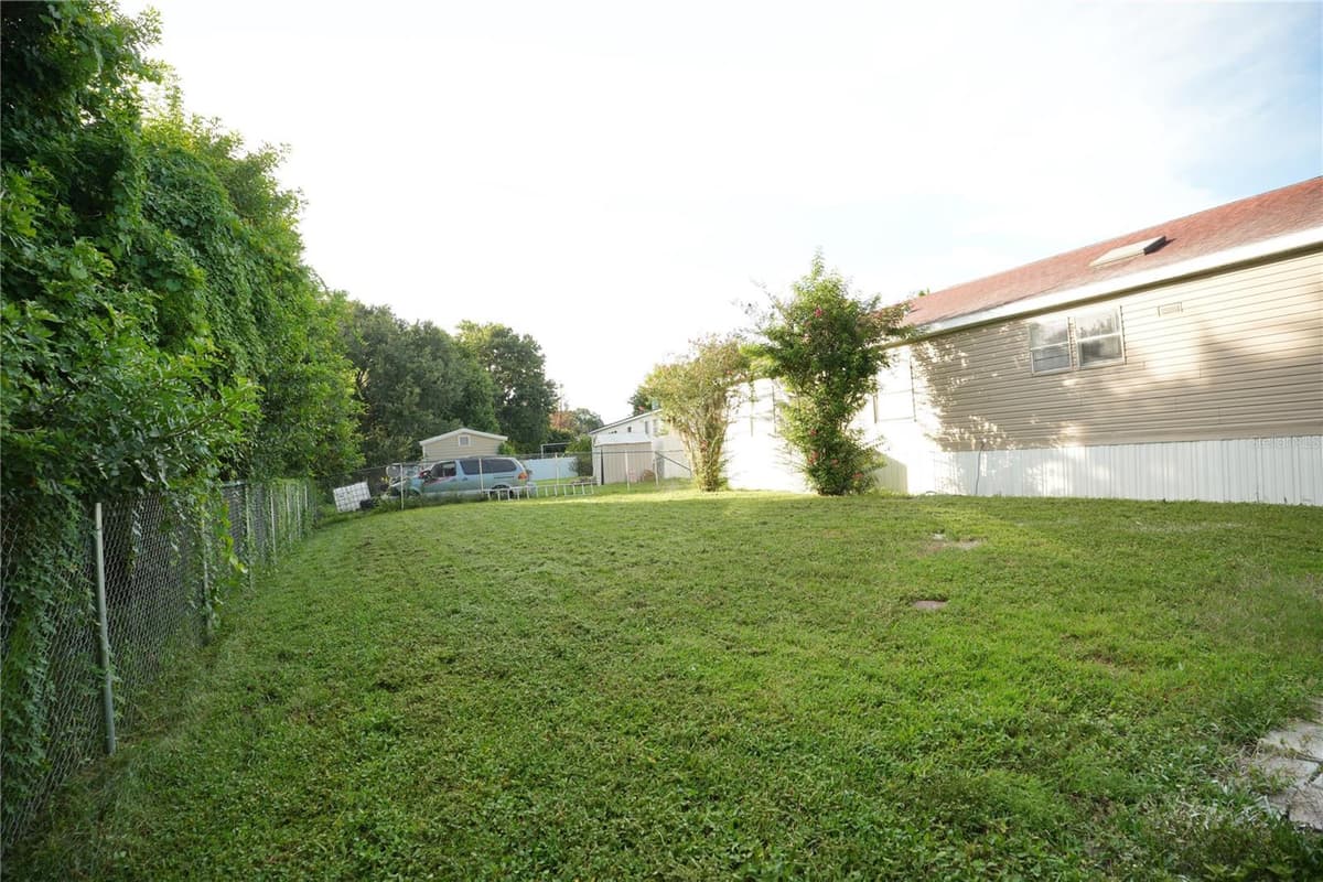 1124 DARA CAY DRIVE — photo 25 of 27