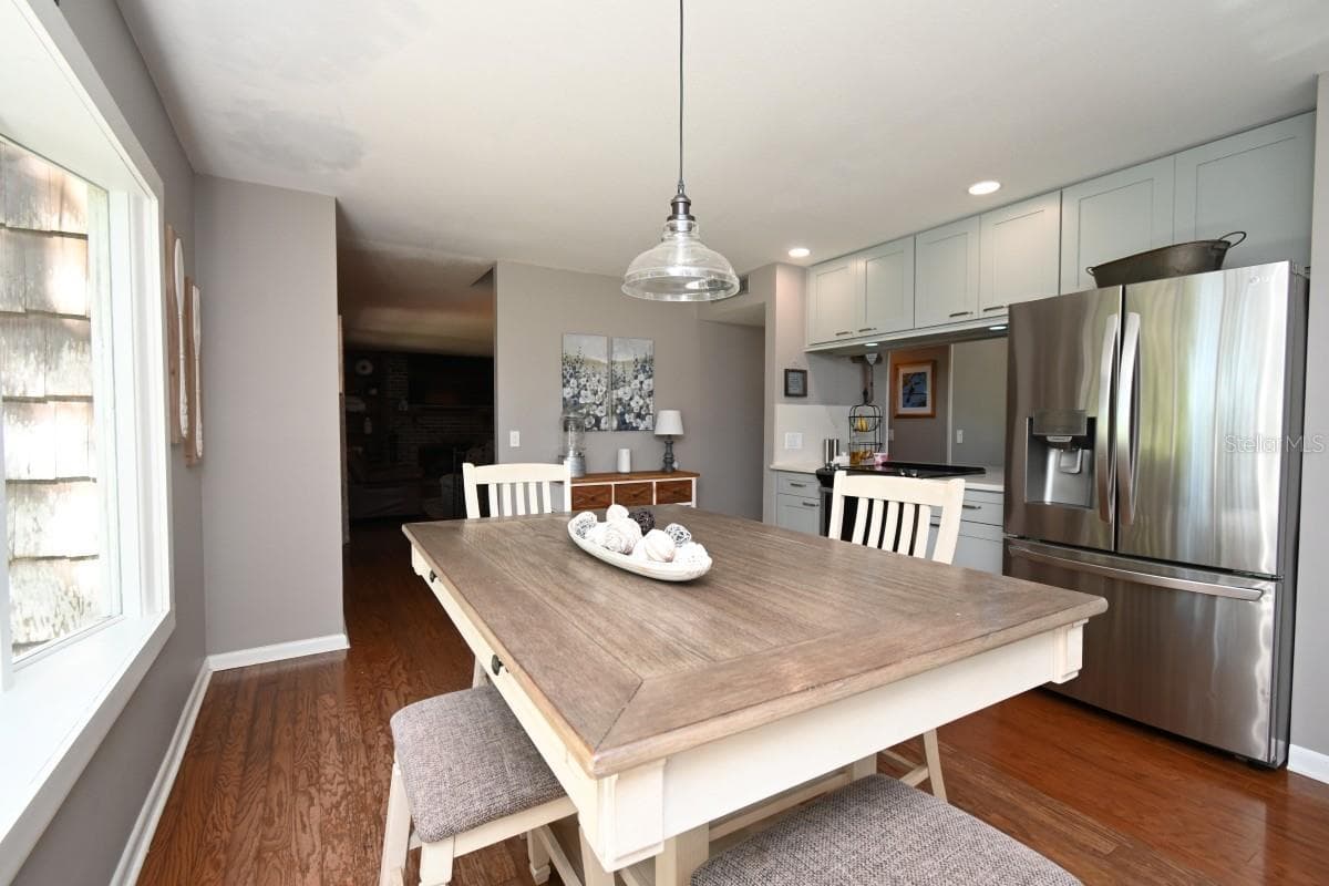 35833 LAKESHORE DRIVE — photo 13 of 38