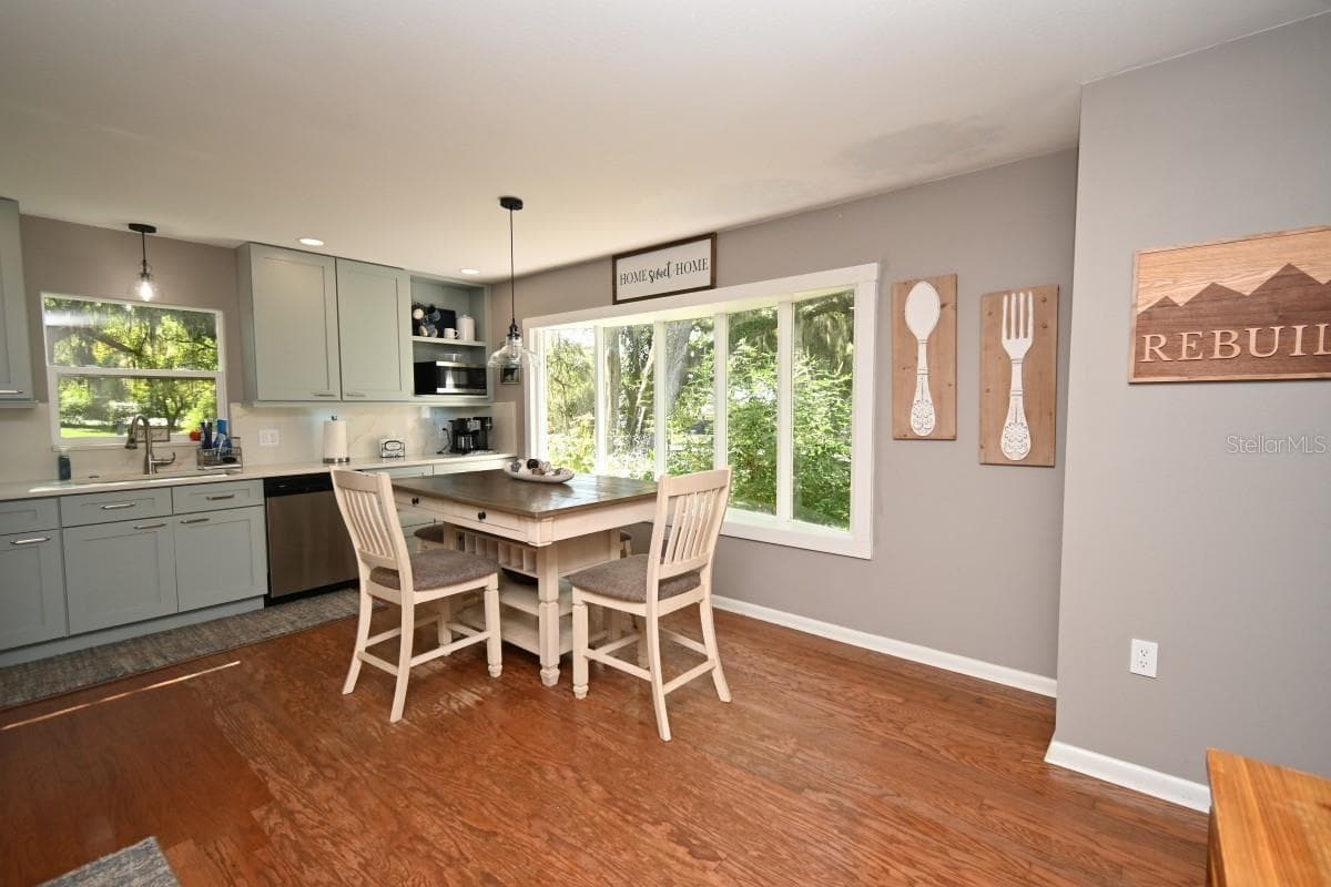 35833 LAKESHORE DRIVE — photo 14 of 38